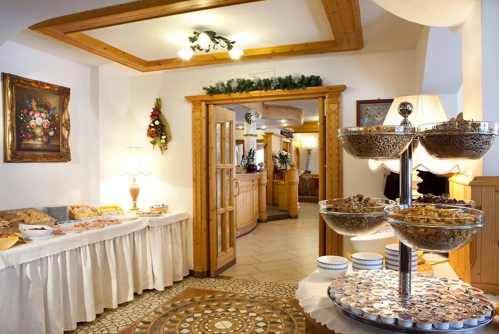 Hotel Garni Laura-1
